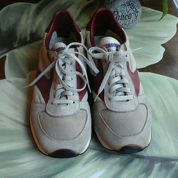 old school brooks shoes